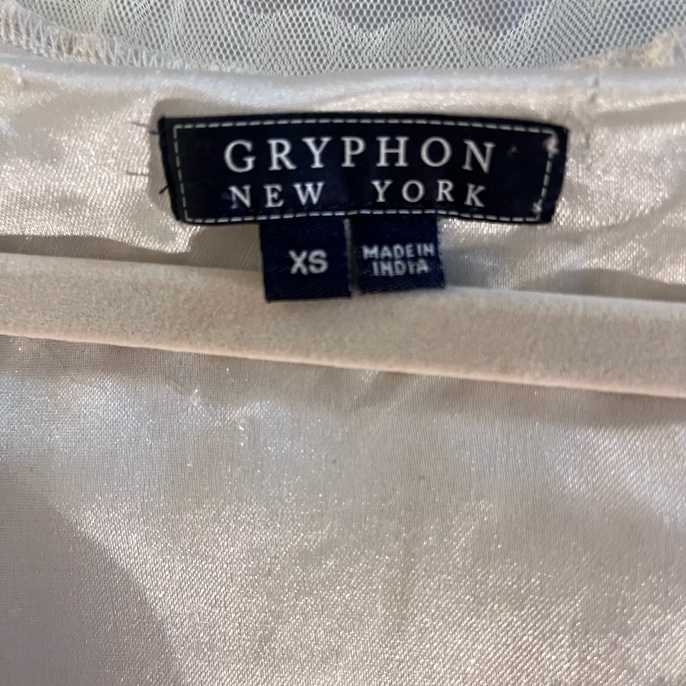 Gryphon New York White/Gold Sequined Top. Size XS - Picture 7 of 9